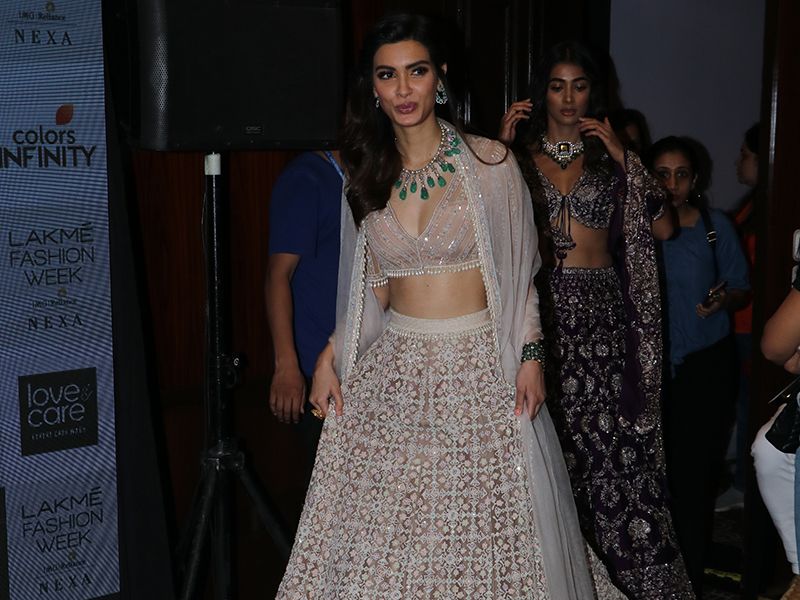 Ridhi Mehra LFW AW'19 An Ode to Heirlooms- 19