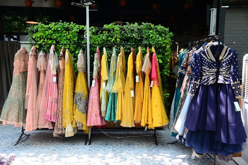 Anju_Modi_Spring_Summer_19_Collection_-_Anju_Modi_X_Tyaani_by_Karan_Johar_1_