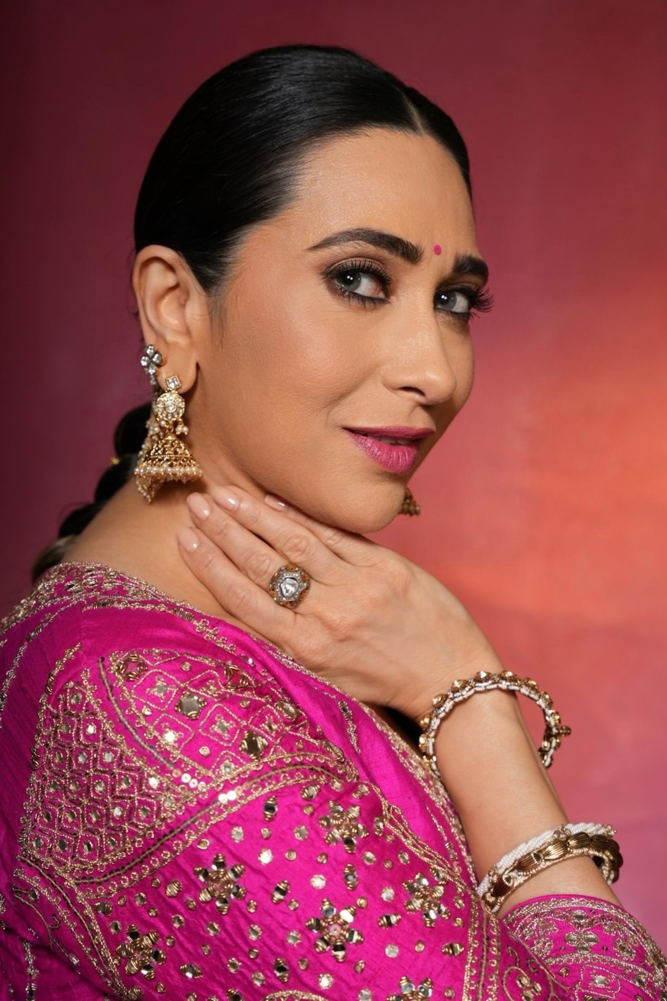 Karisma_Kapoor_x_Joolry