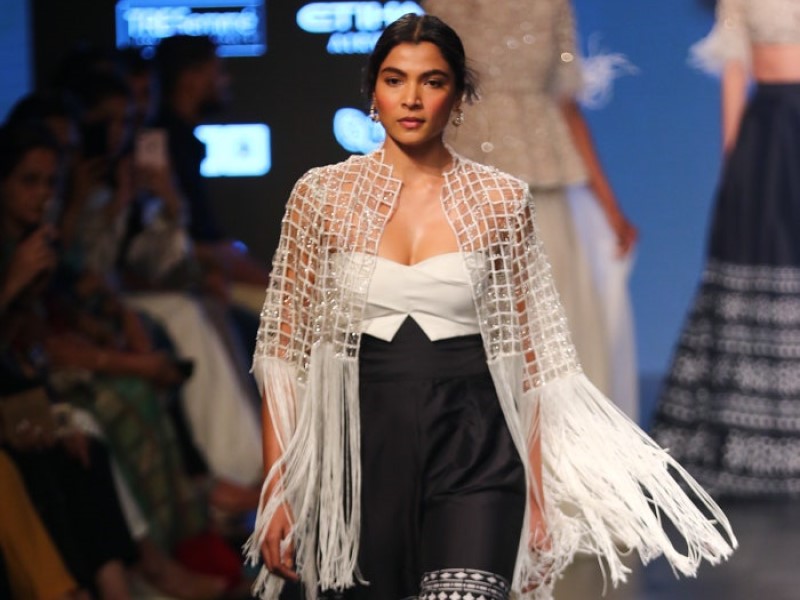 Ridhi Mehra LFW SS'18 Cinco- 8